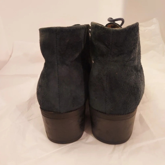 White Mountain "Seneca" Leather/Suede Navy Blue Bootie in Size 8.5 M - Picture 7 of 11